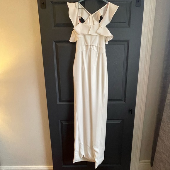 Monique Lhuillier white jumpsuit, size 6 - Picture 5 of 9